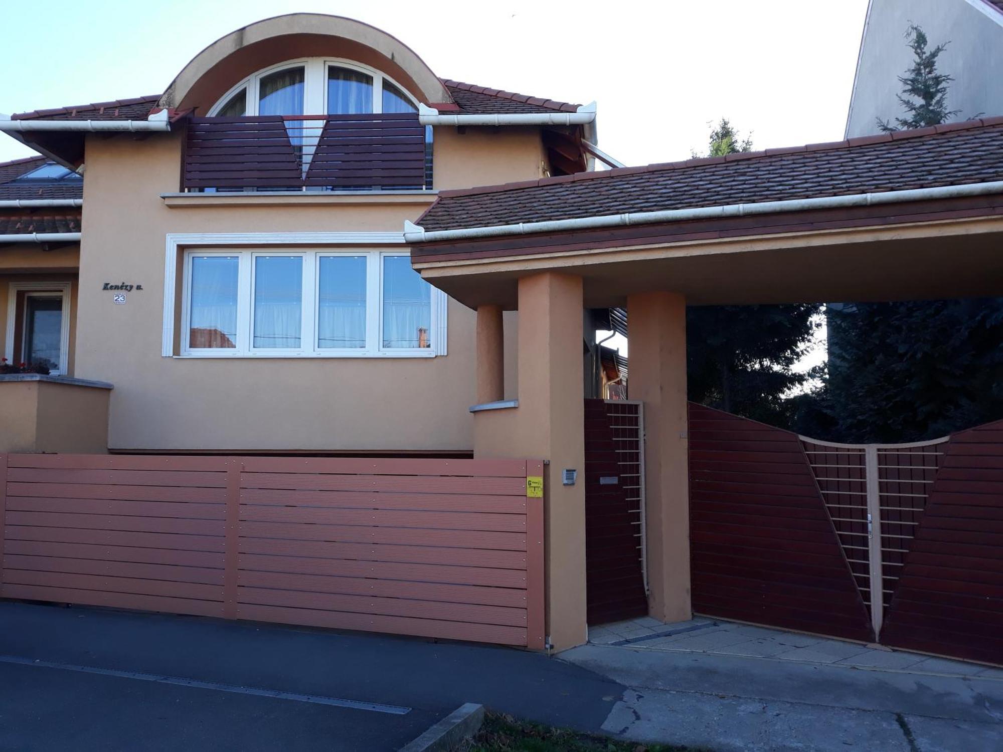 Kenezy Lux Apartman Vendeghaz Hajdúszoboszló Екстериор снимка