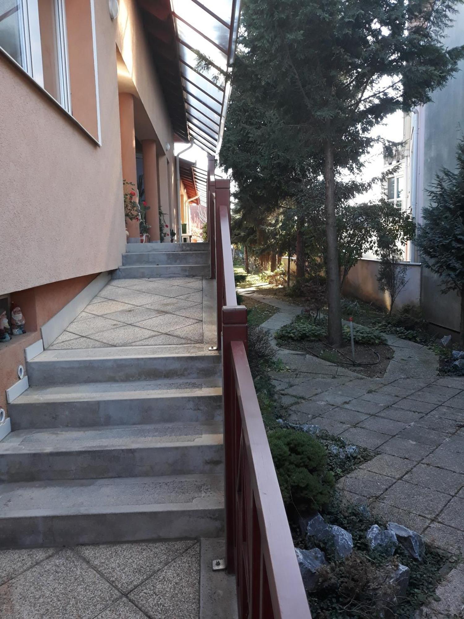 Kenezy Lux Apartman Vendeghaz Hajdúszoboszló Екстериор снимка